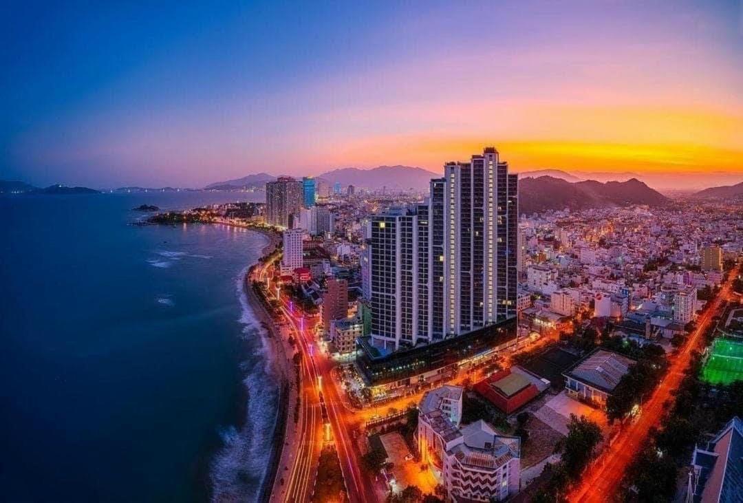 Scenia Bay Oceanfront By Housing Lägenhet Nha Trang Exteriör bild