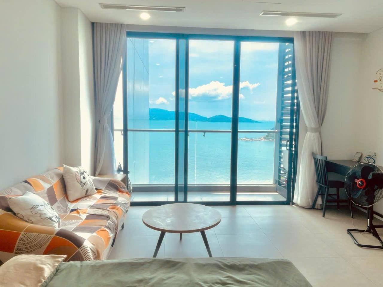 Scenia Bay Oceanfront By Housing Lägenhet Nha Trang Exteriör bild
