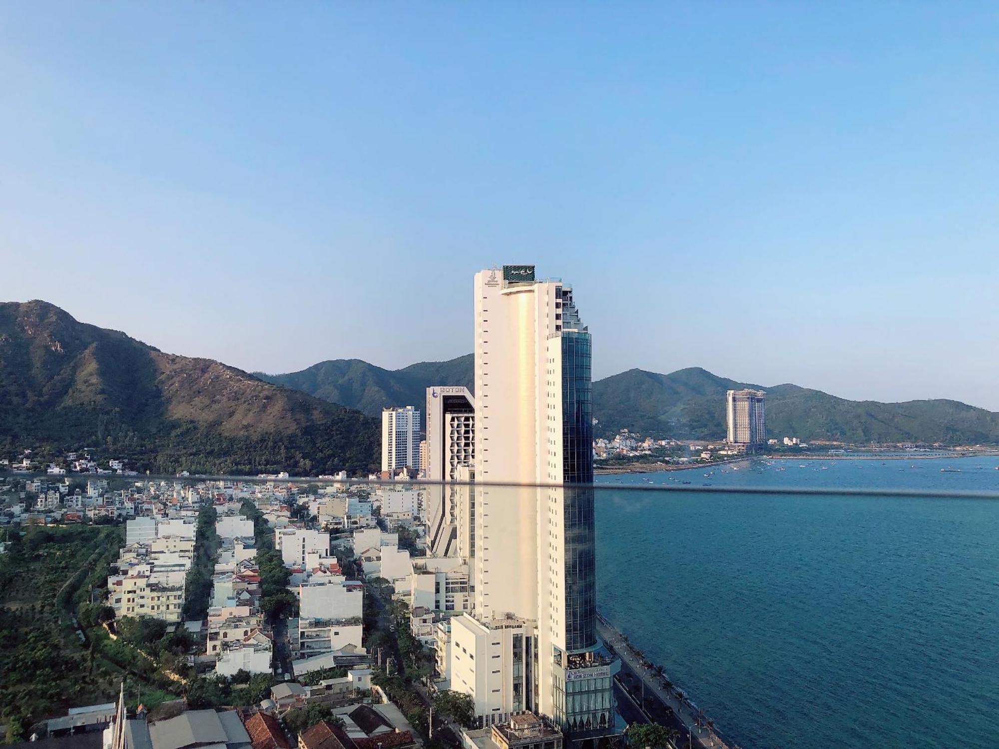 Scenia Bay Oceanfront By Housing Lägenhet Nha Trang Exteriör bild