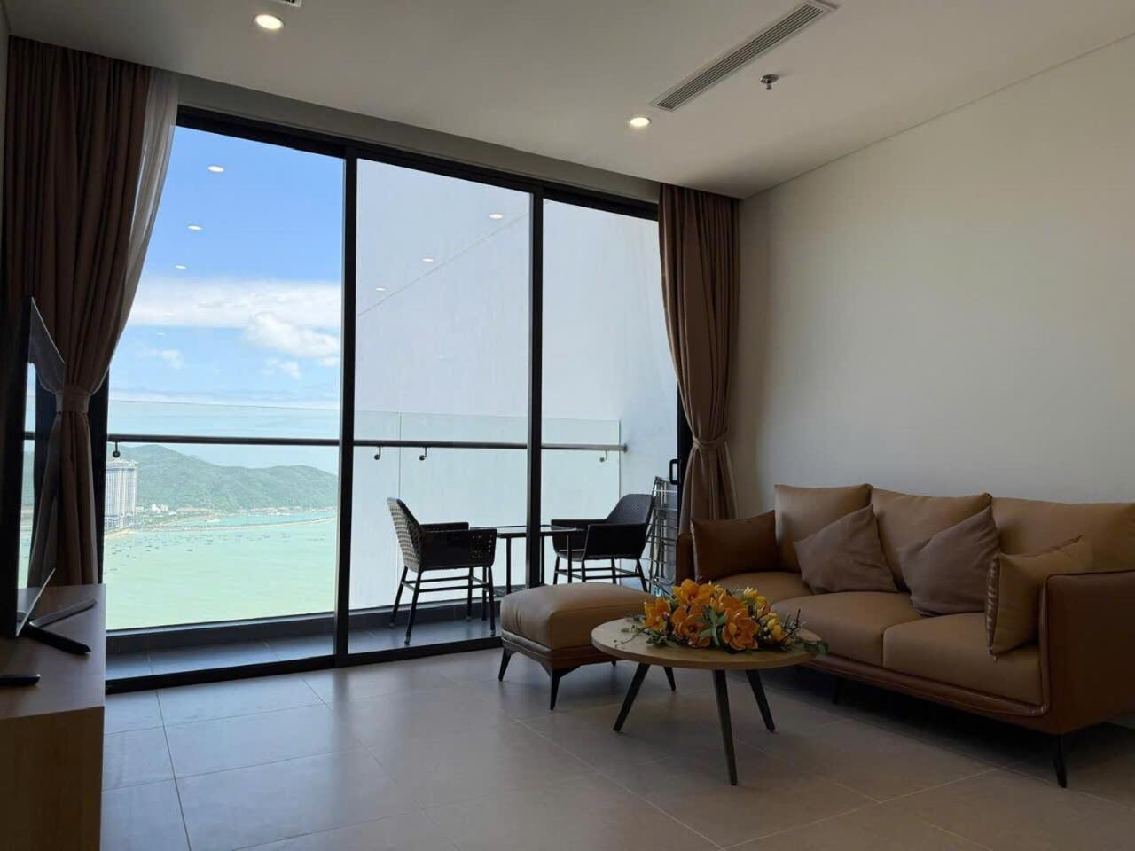 Scenia Bay Oceanfront By Housing Lägenhet Nha Trang Exteriör bild
