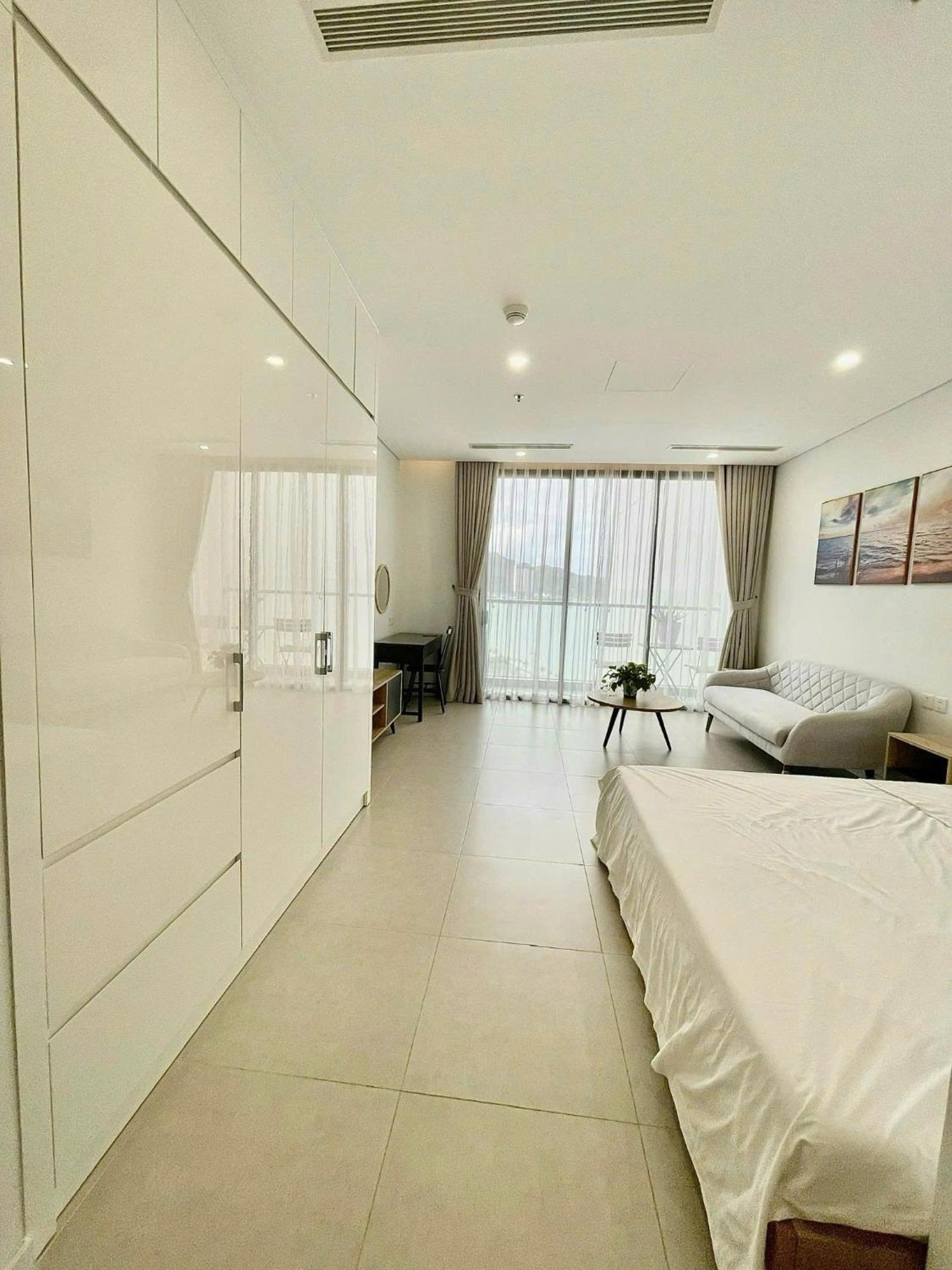 Scenia Bay Oceanfront By Housing Lägenhet Nha Trang Exteriör bild