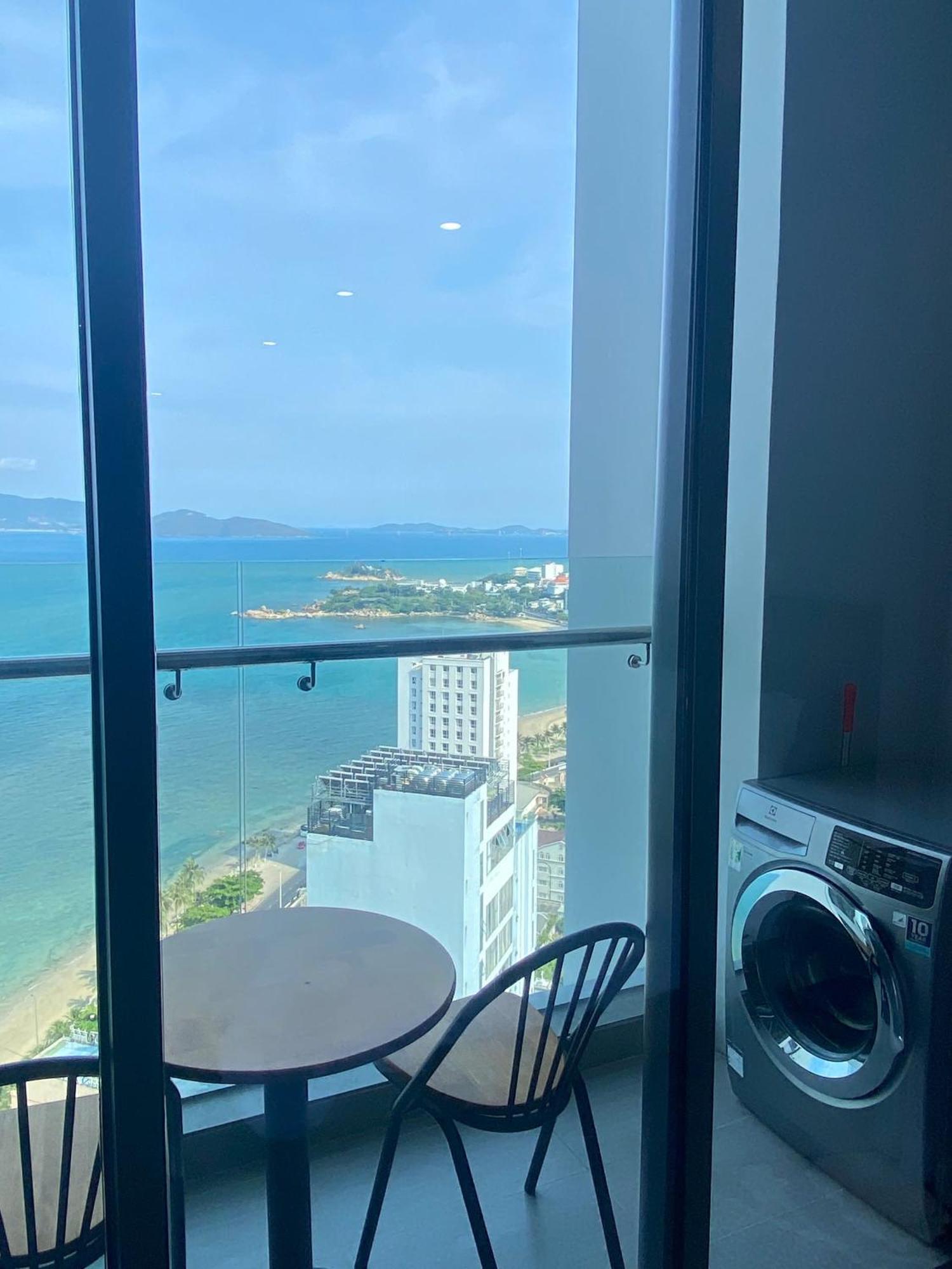 Scenia Bay Oceanfront By Housing Lägenhet Nha Trang Exteriör bild